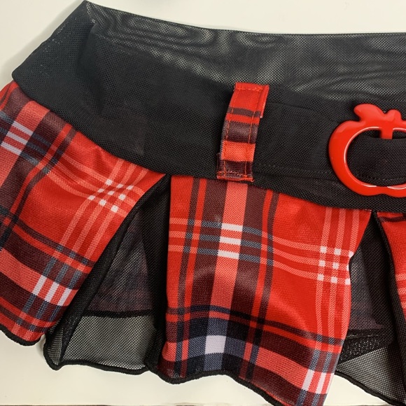 Lingerie Dress Up | Black & Red Plaid Mesh Outfit With Apple 🍎 Clasps | Girl - Picture 3 of 5
